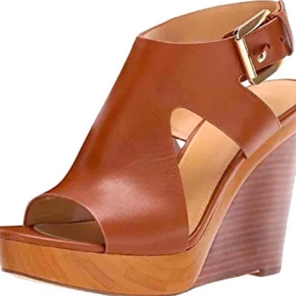 LIKE NEW MICHAEL KORS WEDGES 7.5